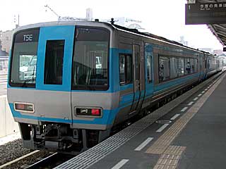 特急「うずしお」 2000系 TSE (2101) 高松