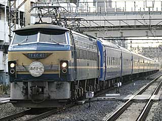 寝台特急「あさかぜ」 EF66型0番台 一般色 (EF66-42) JR東海道本線 川崎〜品川