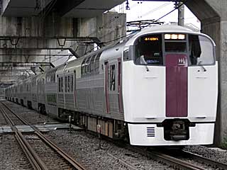 「湘南ライナー」 185系0番台 湘南色 (クモハ215-104) JR横須賀線 西大井