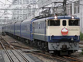 寝台特急「出雲」 EF65型1000番台 特急色 (EF65-1107) JR東海道本線 横浜
