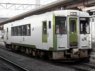 キハ100形200番台 一般色 (キハ100-205) JR東北本線 青森