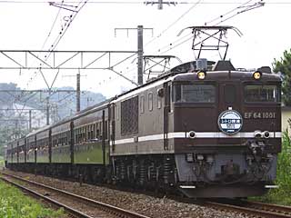 快速「レトロ横濱」 EF65型500番台 特急色 (EF64-1001) JR横須賀線 逗子〜東逗子