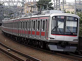5000系 赤緑帯 (5818) 東急東横線 多摩川 5101F