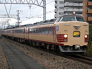 183系700番台 国鉄色赤帯 (クハ183-705) JR東海道本線 塚本