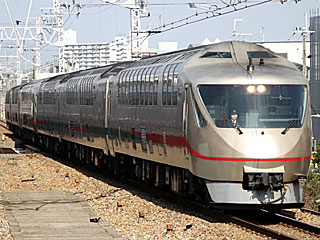 特急「タンゴエクスプローラー」 北近畿タンゴ鉄道・KTR001形 タンゴエクスプローラー (KTR001) JR東海道本線 塚本