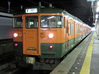 115系0番台 新潟色 (クハ115-1015) JR信越本線 長岡