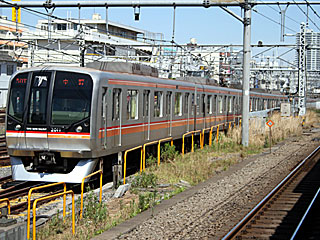 2000系 (2011) 東京メトロ東西線 中野 2111F