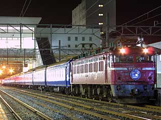 寝台特急「はくつる」 EF81型0番台 赤色 (EF81-135) JR東北本線 八戸