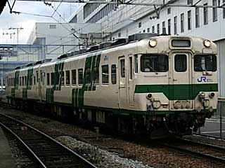 キハ58形400番台 国鉄色 (キハ58-563) 広島