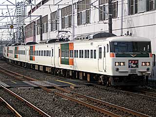 185系0番台 踊り子色 (クハ185-101) JR横須賀線 横浜