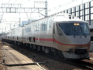 特急「タンゴエクスプローラー」 北近畿タンゴ鉄道・KTR001形 タンゴエクスプローラー (KTR013) JR東海道本線 塚本