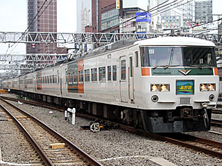 特急「あかぎ」 185系0番台 湘南色 (クハ185-103) JR山手貨物線 新宿