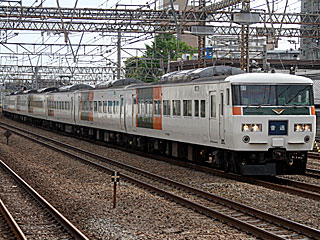 185系200番台 湘南色 (クハ185-216) JR東海道本線 川崎〜横浜