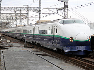 特急「とき」 200系1500番台 リニューアル車緑帯 (221-1518) JR上越新幹線 大宮