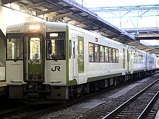 キハ110形100番台 一般色 (キハ110-123) JR東北本線 仙台