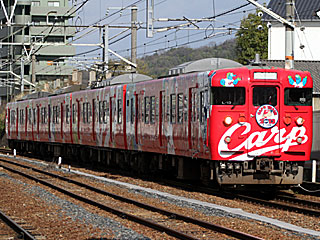 115系2000番台 広島カープ列車 (クハ115-2006) JR山陽本線 西条