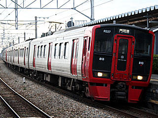 813系200番台 一般色 (クハ813-227) JR鹿児島本線 基山 本ミフR227編成