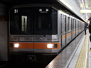 01系 オレンジ帯 (01-122) 東京メトロ銀座線 表参道 01-122F