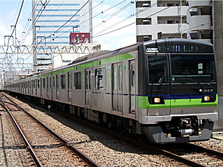 新10-300形 黄緑帯 (10-519) 京王新線 笹塚 10-510F