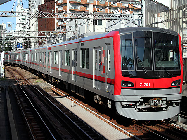 70000系 赤帯 (71701) 東京メトロ日比谷線 中目黒 71701F