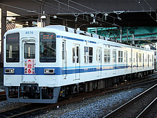 8000系 更新車青帯 (8570) 東武大師線 西新井 8570F